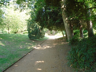 Path trough the rock gardens