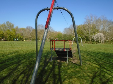 Short zip wire